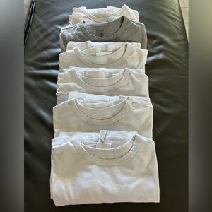 Set of 6 Boy’s Gray and White T-Shirts Size 18/20